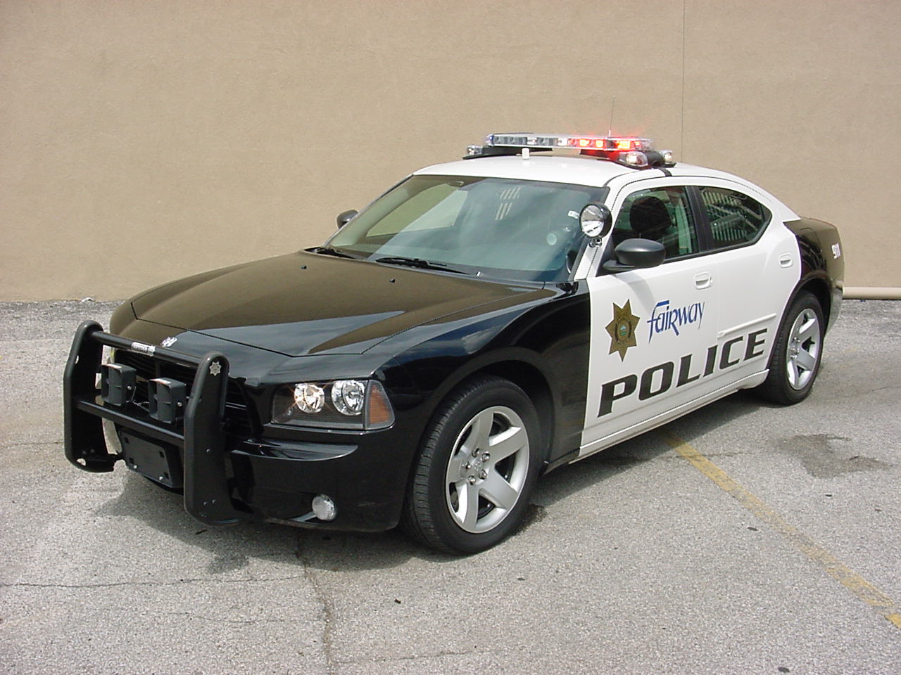 police car mobil polisi keren di dunia 