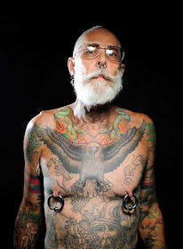 mayores con tatuajes 1