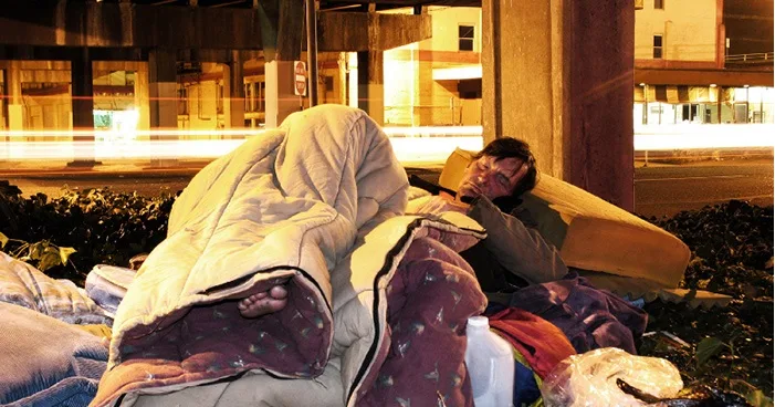 Thousands living in “kingdom” of HOMELESSNESS near Disney World in Florida