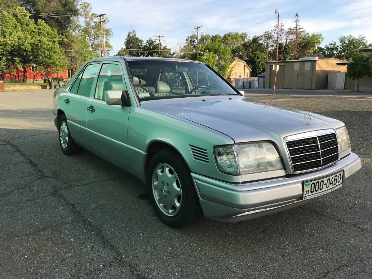 Daily Turismo: W124 Diesel: 1995 Mercedes-Benz E300