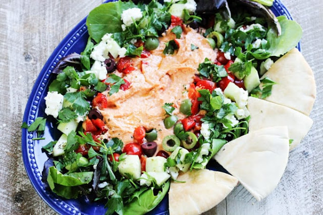 MEDITERRANEAN PLATTER WITH HUMMUS & FETA