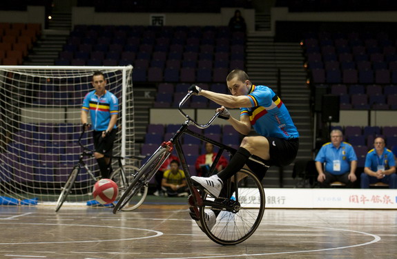 Belgian cycle-ball team in action at the World Championships in Japan