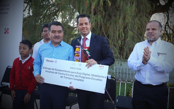 Entrega Alejandro Murat apoyos para “Escuelas de Tiempo Completo”  