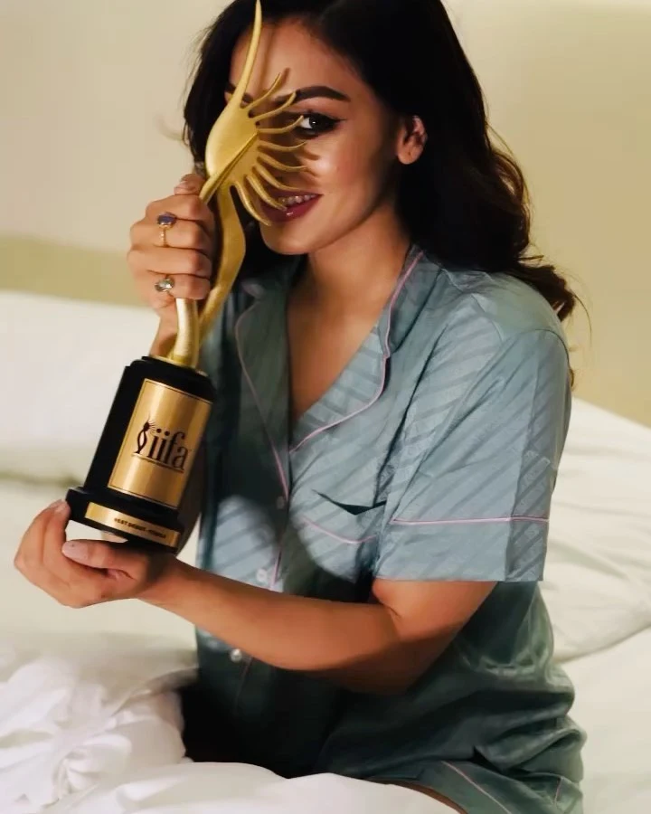 Khushali Kumar iifa award