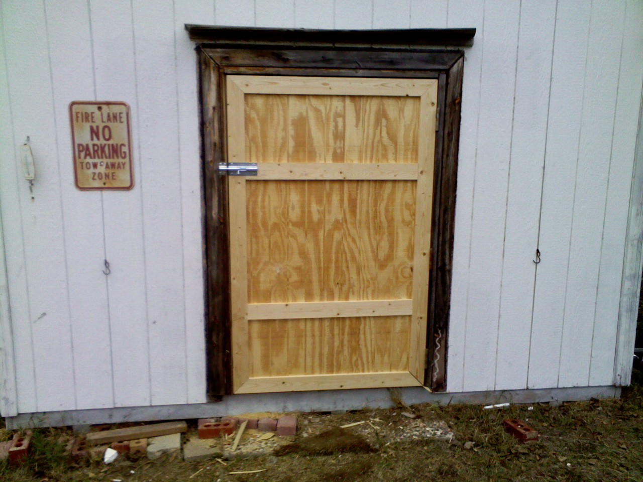 Renov8z: Simple Shed Door