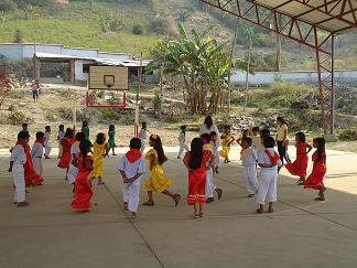 niños colegio cuajata