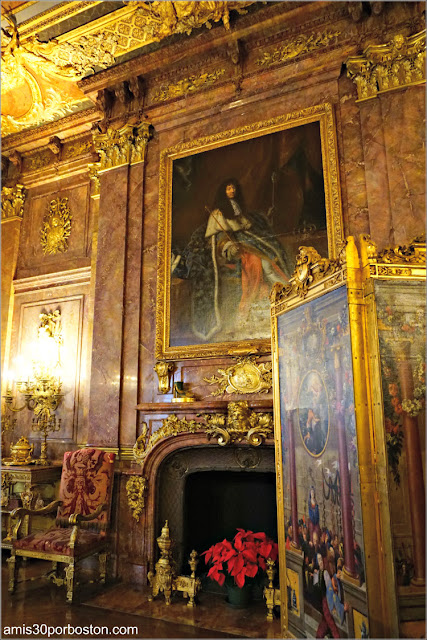 Chimenea en el Salón Comedor de Marble House, Newport