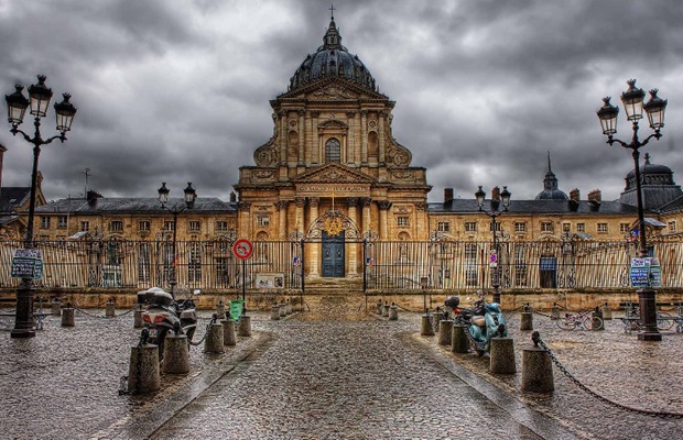 HDR Architecture Photography of Paris, France