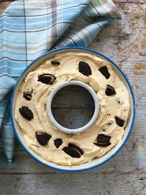 Peanut Butter Cookies Cream Cake