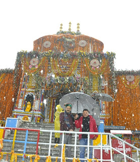 snowfall in badridhaam in may 2023