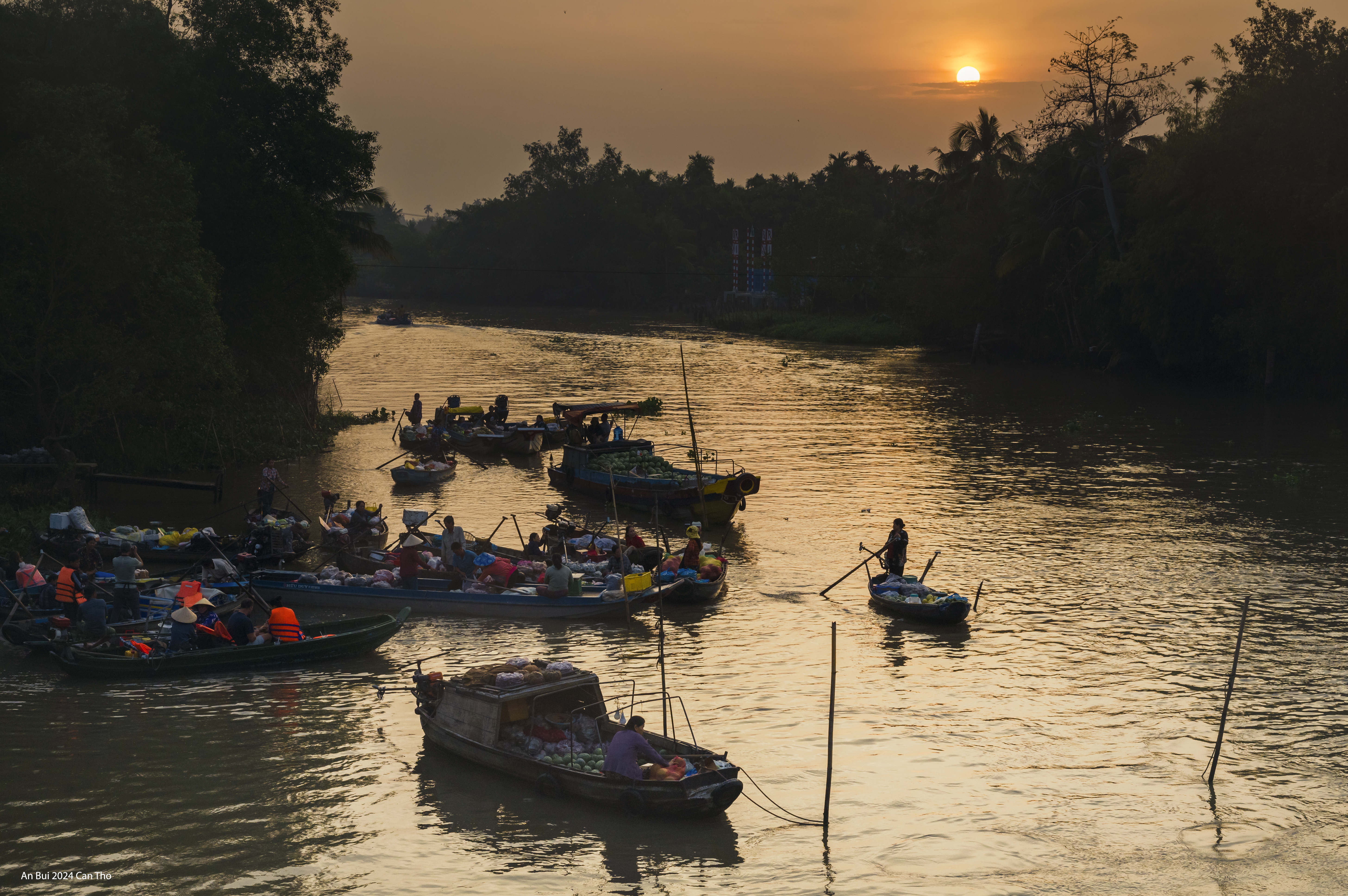 Floating Market in Can Tho in early morning