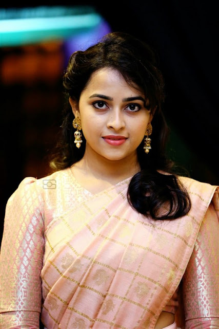 Sri Divya cute images in saree