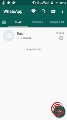 Pertama untuk menghapus data chat grup dan kontak WhatsApp agar penyimpanan tidak penuh silakan kalian buka dulu aplikasi WA nya, setelah itu pilih tombol titik tiga di pojok kanan atas