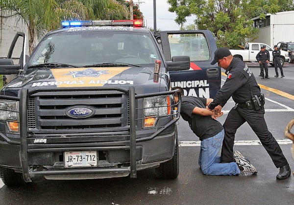 Los policías no pueden realizarte revisiones “de rutina”: son ilegales