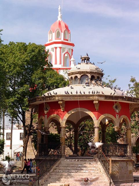 En Tlaquepaque, se erige también el Museo Municipal del Premio Nacional de la Cerámica, Pantaleón P