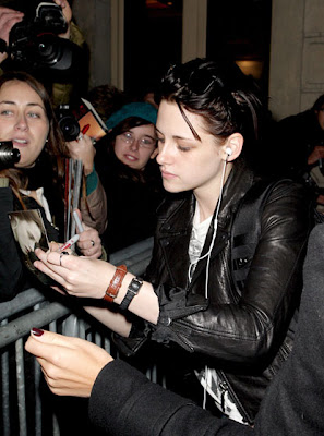 Twilight Arrives at the Crillon Hotel in Paris pics