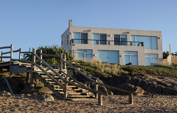 Sehr modernes Strandhaus am Strand von Uruguay