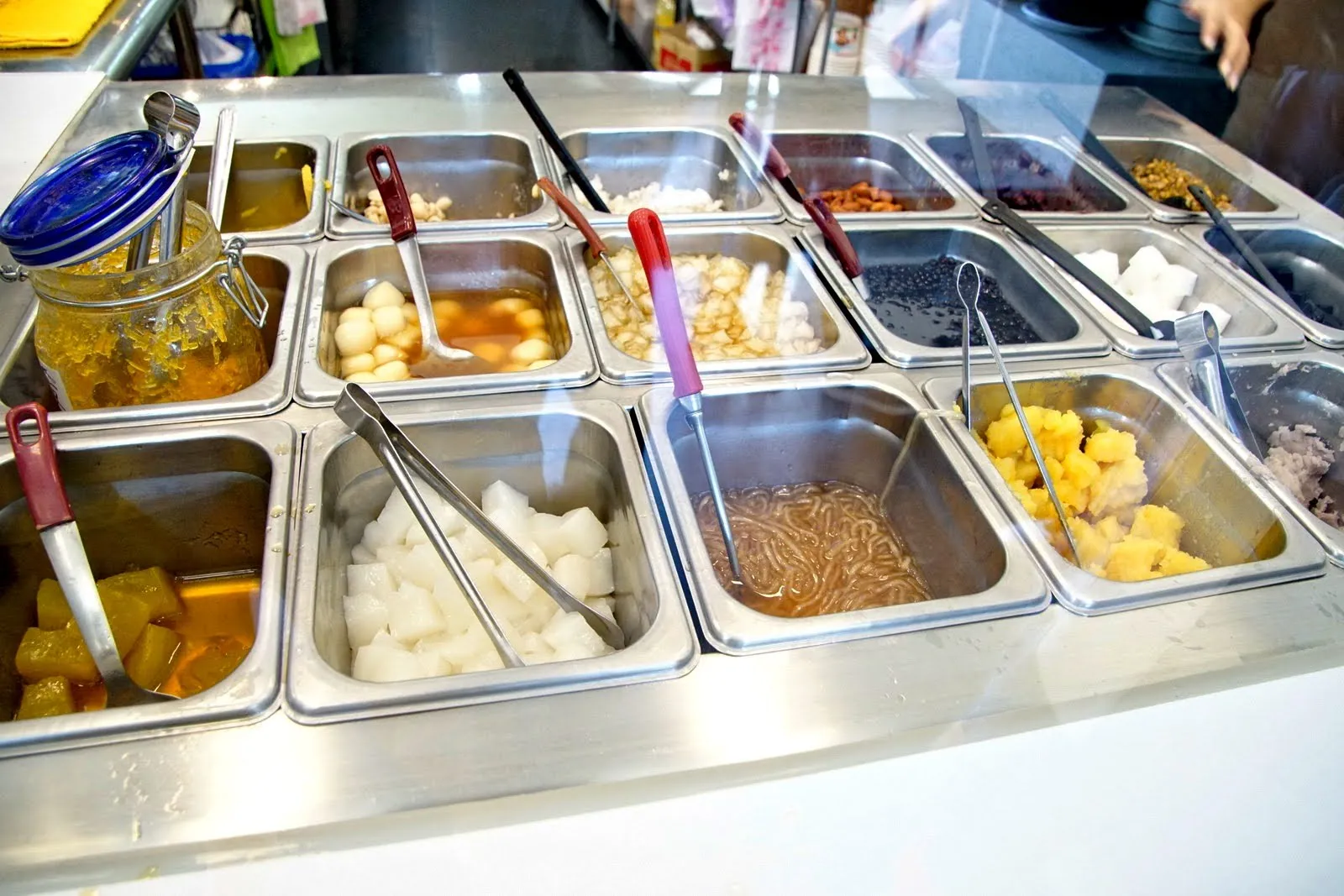 [台南][中西區] 家鄉八寶冰｜滿滿水果冰 vs 濃厚麵茶粉｜食記