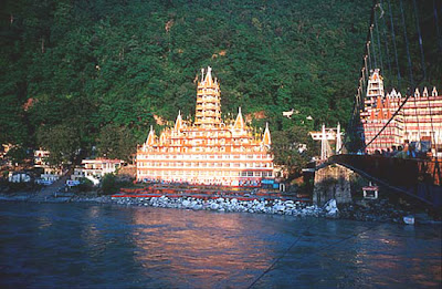 Rishikesh Travel Attractions - River and Mountains