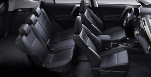 Nova Toyota RAV4 2013 - interior