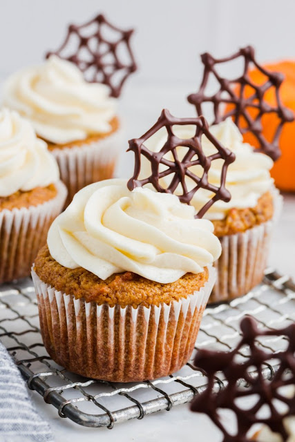 Have a spooktacular Halloween with these 41 #glutenfree Halloween recipes! Ranges from #paleo witch finger cookies to #vegan stuffed pumpkin! #celiac