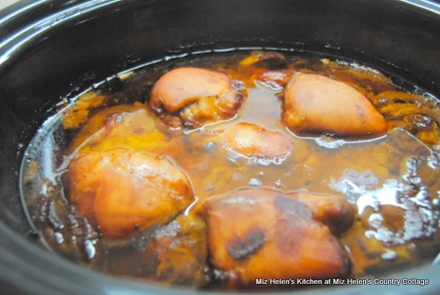 Slow Cooker Southern Pulled Bar-B-Que Chicken at Miz Helen's Country Cottage