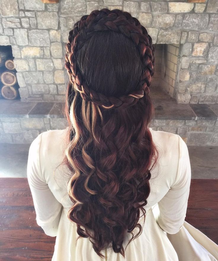 Hairstyles For Proms and Other Events