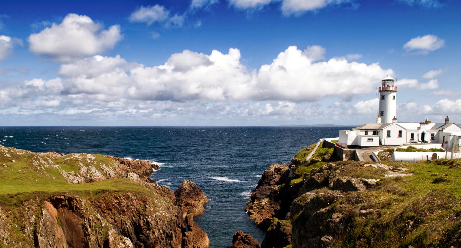 Beautiful Lighthouses around the World - Fanad Head Lighthouse, Ireland