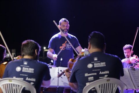 Orquestras mocoronga e fluminense encantam público na orla fluvial de Santarém