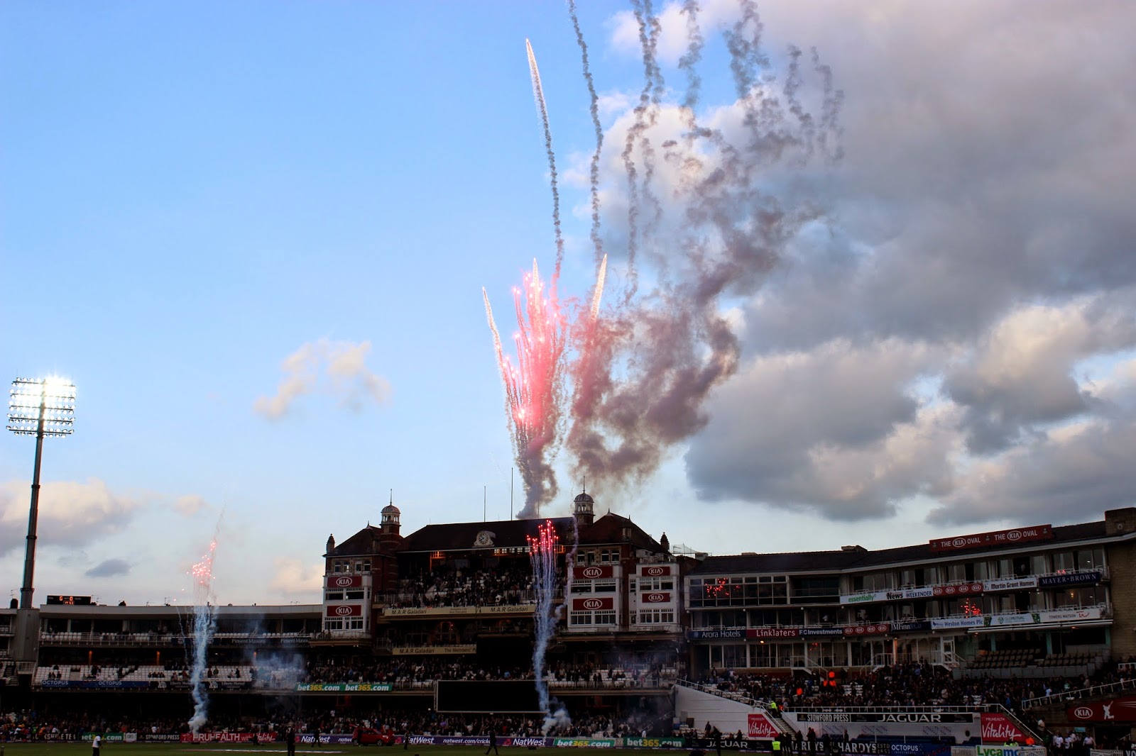 lifestyle, london, sport, cricket, kia oval, 20/20 cricket, ecb, cricket matches, surrey cricket club, middlesex panthers, cricket match, friday 20/20 cricket, London cricket, That Guy Luke, Blog, Sports Blog, 