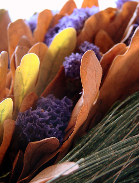 bouquet di fiori secchi e foglie