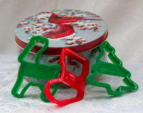 Christmas tin with cookie cutters