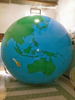 balon produk bentuk globe