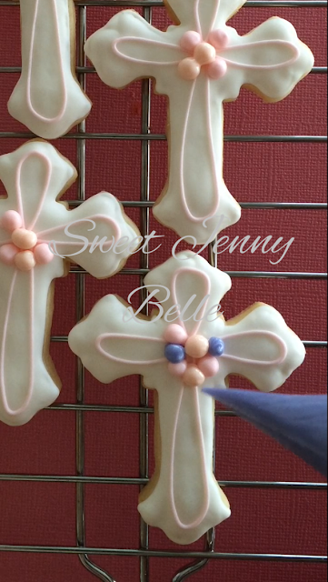 Sweet Jenny Belle - Communion Cookie Tutorial