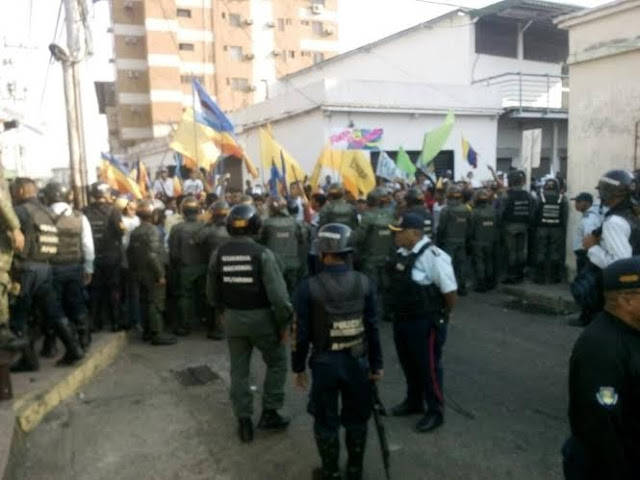 FOTOS: Opositores apureños pudieron entregar petitorio a la Defensoría del Pueblo en San Fernando. VIDEOS.