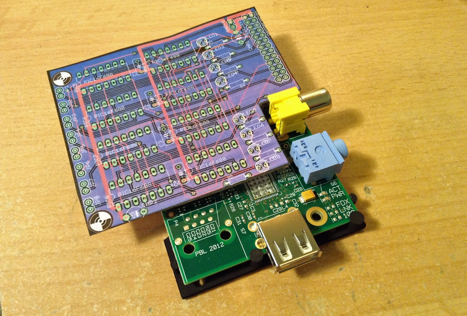 ... synths and iPads and Raspberry Pi: Lifesized 'Player' PCB in paper