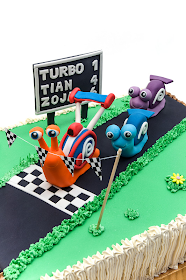 Turbo fondant cake 2nd edition close snails top