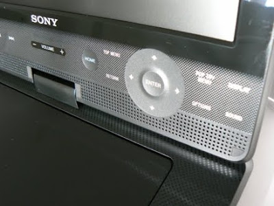 Sony BDP-SX1 10.1-inch Portable Blu-ray DVD Player Pictures