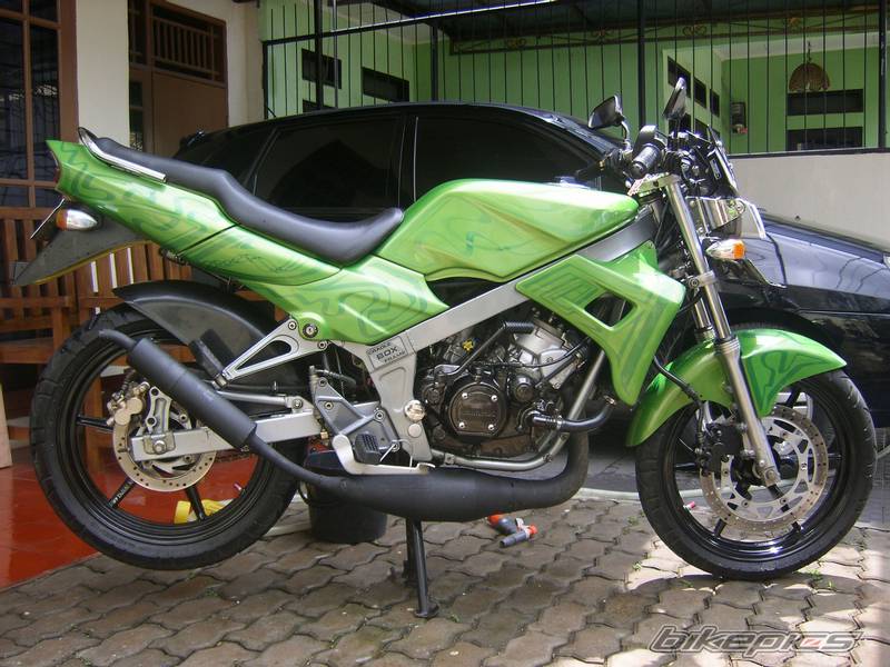Picture Motor Kawasaki Ninja 150 R