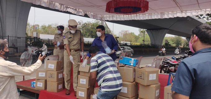 DilRaju Distributed protective masks