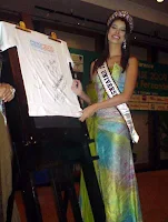 Miss Universe 2009 betah di Indonesia