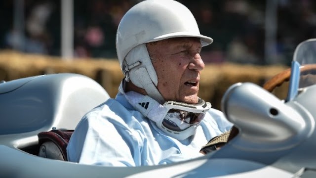 Lenda do automobilismo, Stirling Moss morre aos 90 anos em Londres