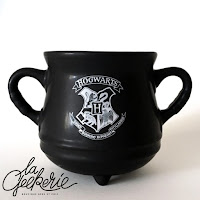 http://lageekerie.com/mug-chaudron-poudlard-harry-potter.html?gclid=EAIaIQobChMI56S9l7KO2AIVlRgbCh1vaQ9SEAQYAiABEgKRp_D_BwE