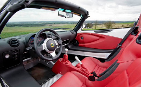 Sport Cars on Auto Cars  Lotus Elise Interior Is A Classic Fast Sports Car