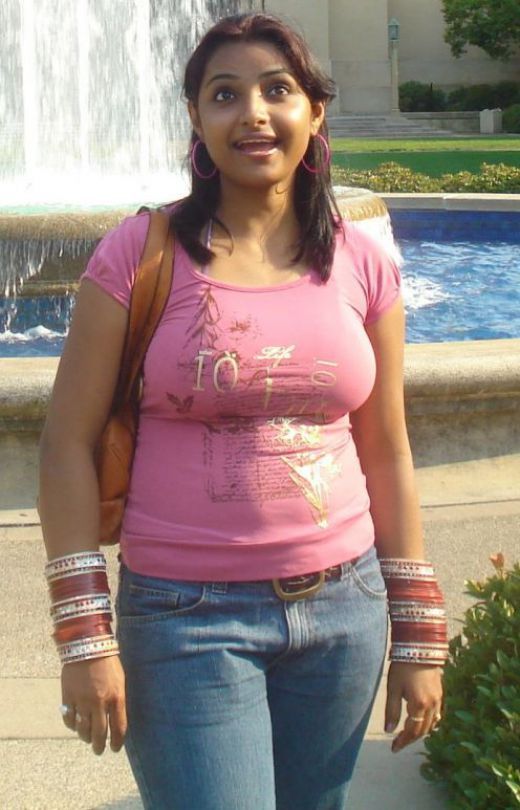 Tamil Mallu Aunty on Tight Jeans TShirt