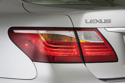 2010 Lexus LS 460 Taillight