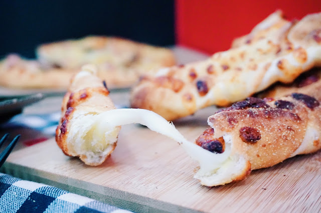 Domino's Pizza - New Cheesy Mozzarella Stix