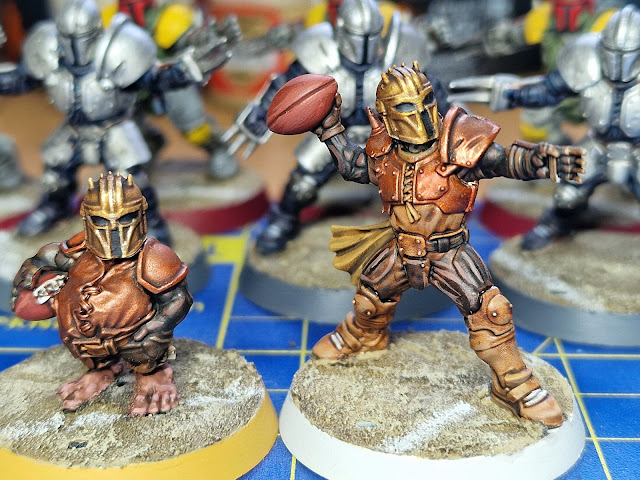 Human Blood Bowl Thrower and Halfling - Mandolorian Armourer