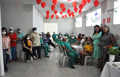 Pacientes e servidoras do Hospital da Mulher recebem homenagem no Dia das Mães, em Barreiras