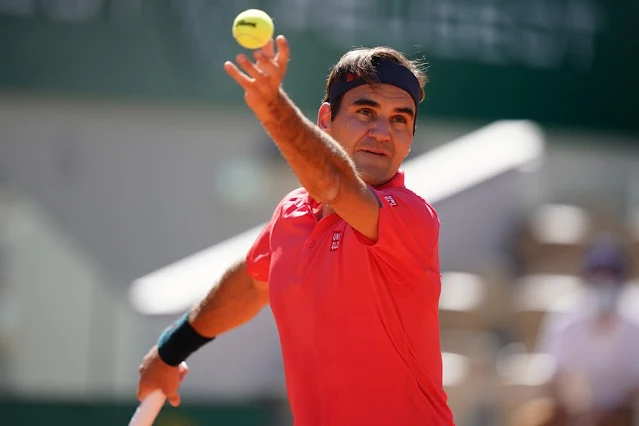 Após mais de um ano fora dos Grand Slams, Roger Federer tem boa estreia em Roland Garros